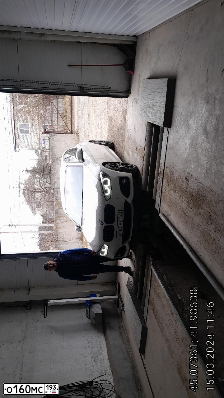 Фото автомобиля БМВ 118I, 2019 — госномер С125УК164. Цвет: Белый