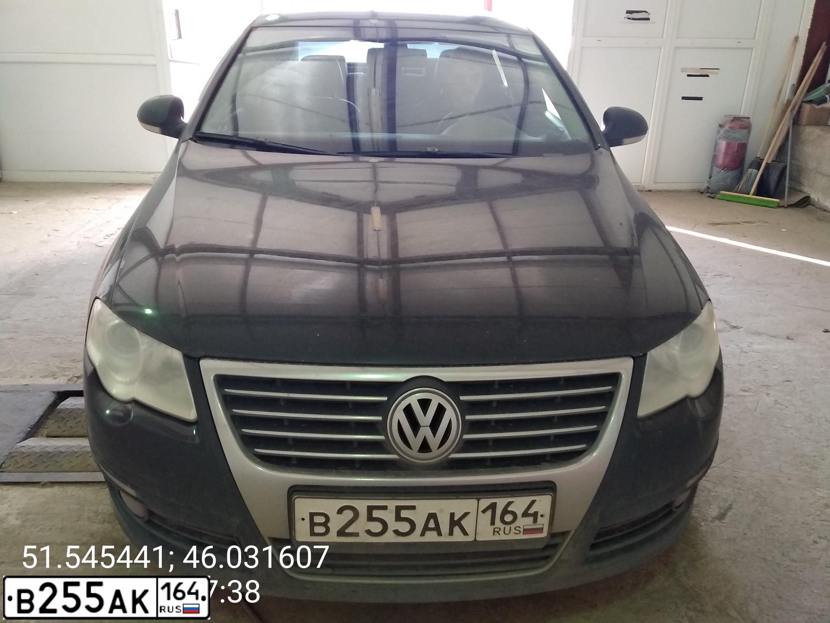 Фото автомобиля VOLKSWAGEN PASSAT, 2010 — госномер В255АК164. Цвет: ЧЕРНЫЙ