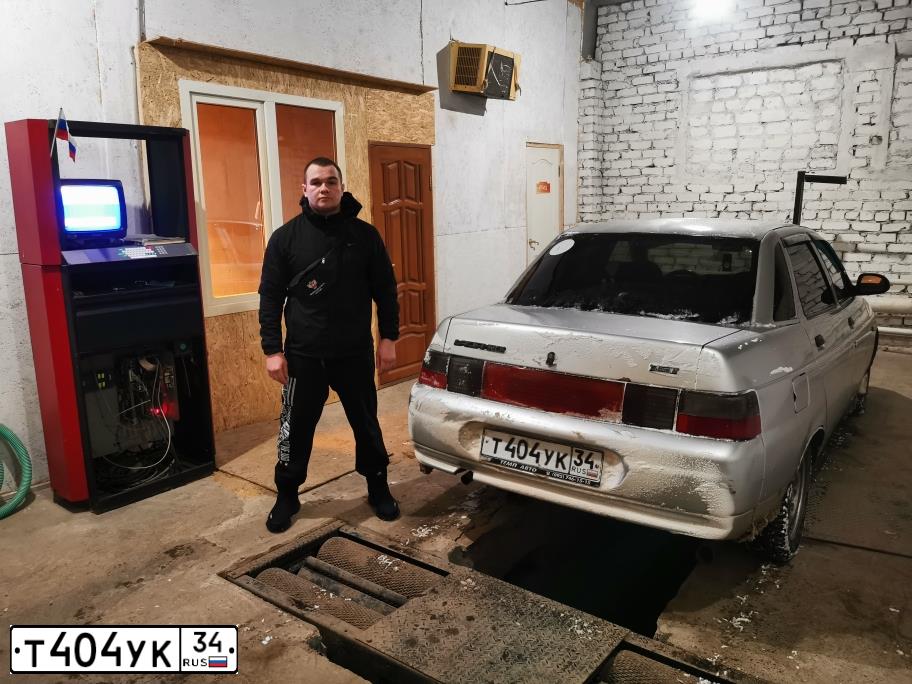 Фото автомобиля LADA 2110, 2003 — госномер Т404УК34. Цвет: СВЕТЛО-СЕРЕБ МЕТАЛЛ