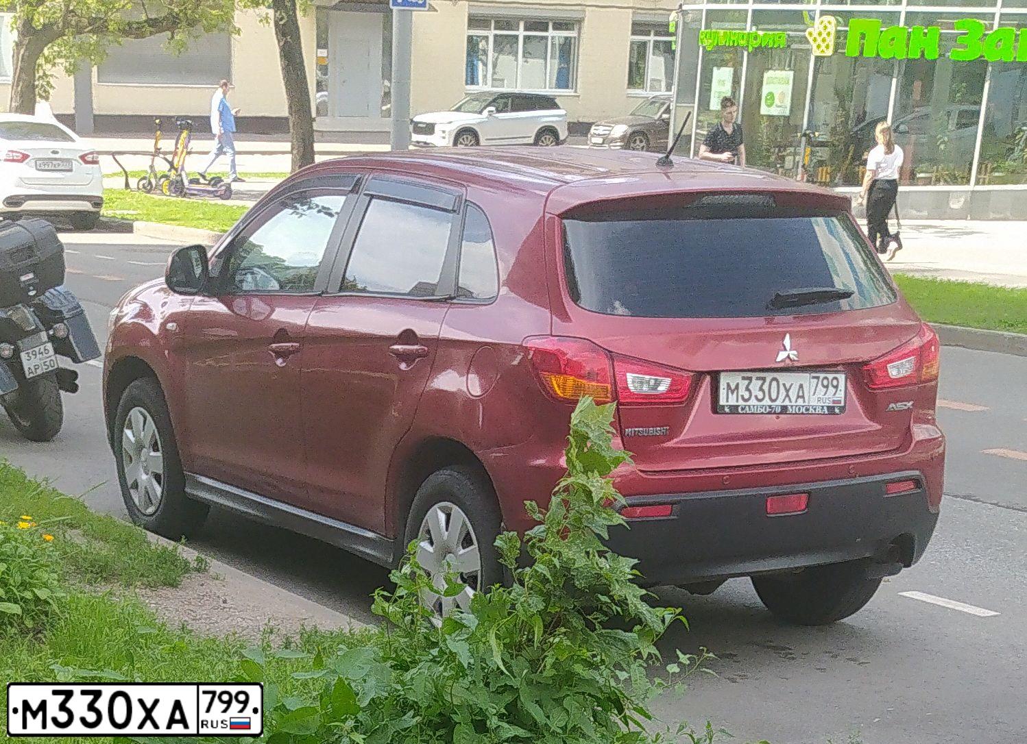 Фото автомобиля MITSUBISHI ASX, 2011 — госномер М330ХА799. Цвет: Красный
