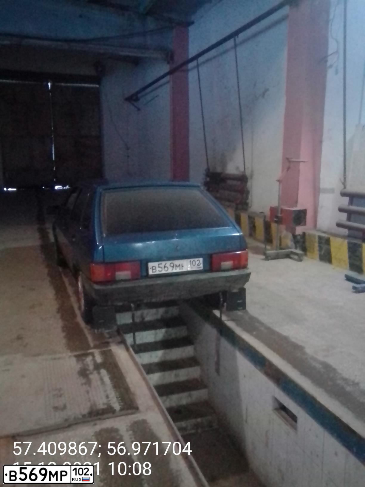 Фото автомобиля LADA 2109, 2002 — госномер Н808УМ159. Цвет: сине-зеленый