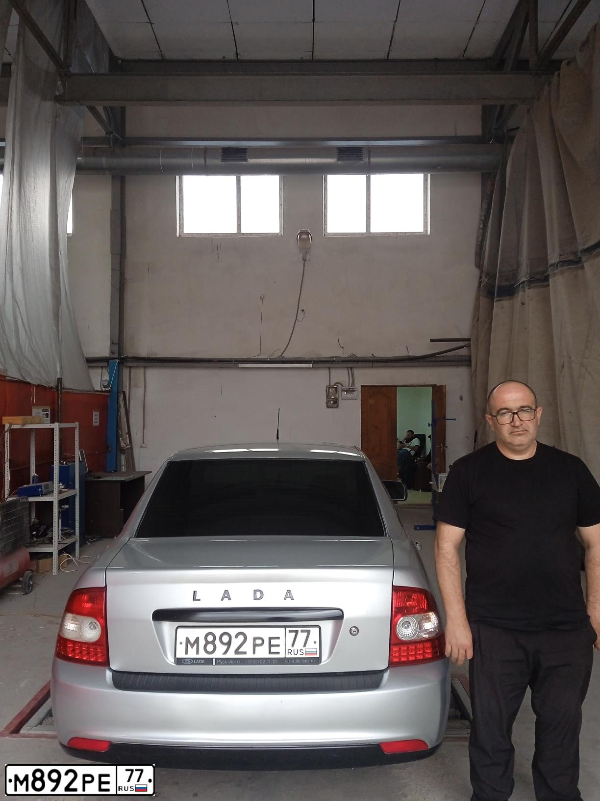 Фото автомобиля LADA PRIORA, 2013 — госномер Р485ТН126. Цвет: СЕРЫЙ