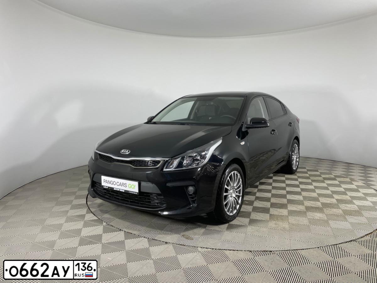 Фото автомобиля KIA RIO, 2017 — госномер О688МК31. Цвет: БЕЛЫЙ
