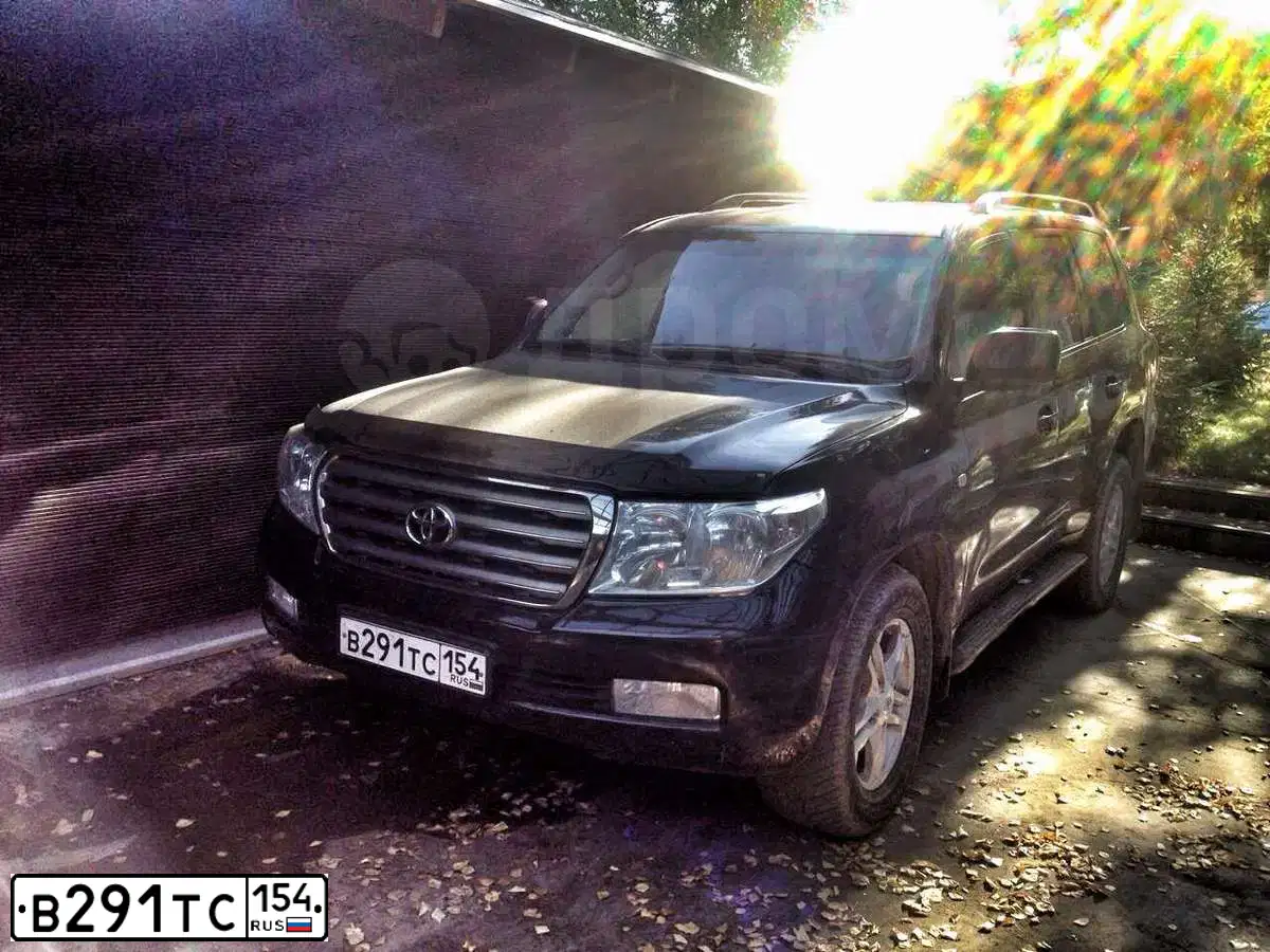 Фото автомобиля TOYOTA LANDCRUISER 200, 2008 — госномер В291ТС154. Цвет: ЧЕРНЫЙ