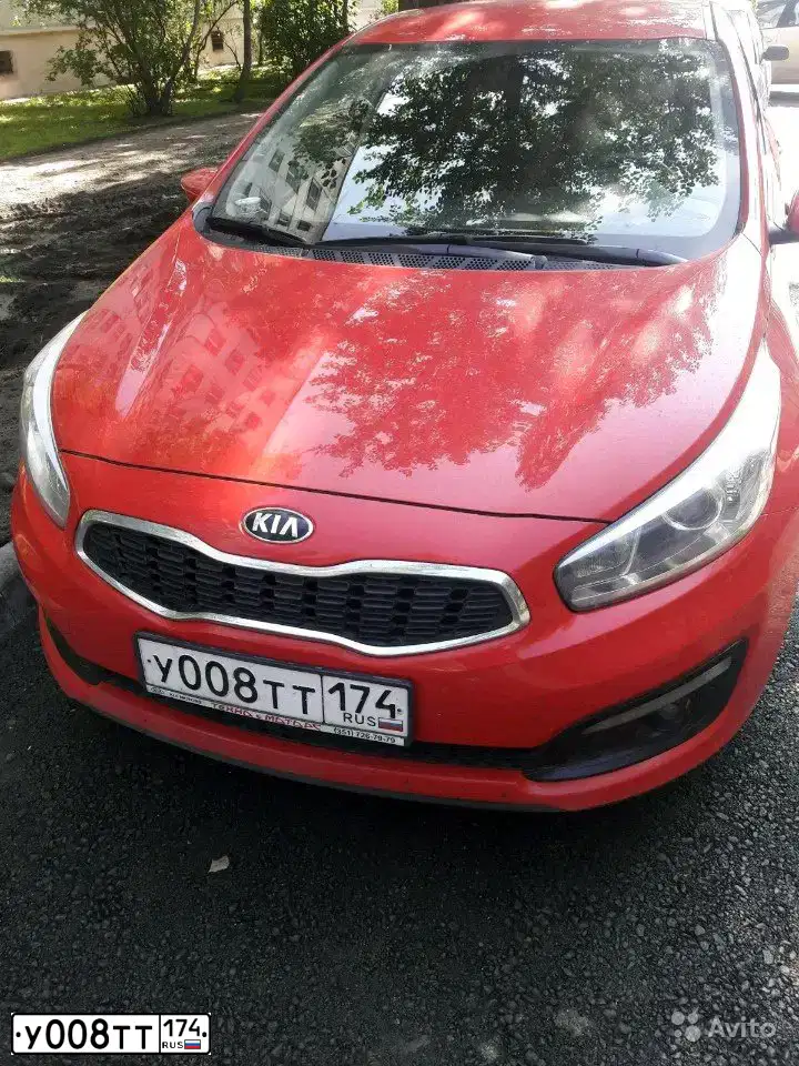 Фото автомобиля KIA CEE'D, 2016 — госномер У008ТТ174. Цвет: КРАСНЫЙ