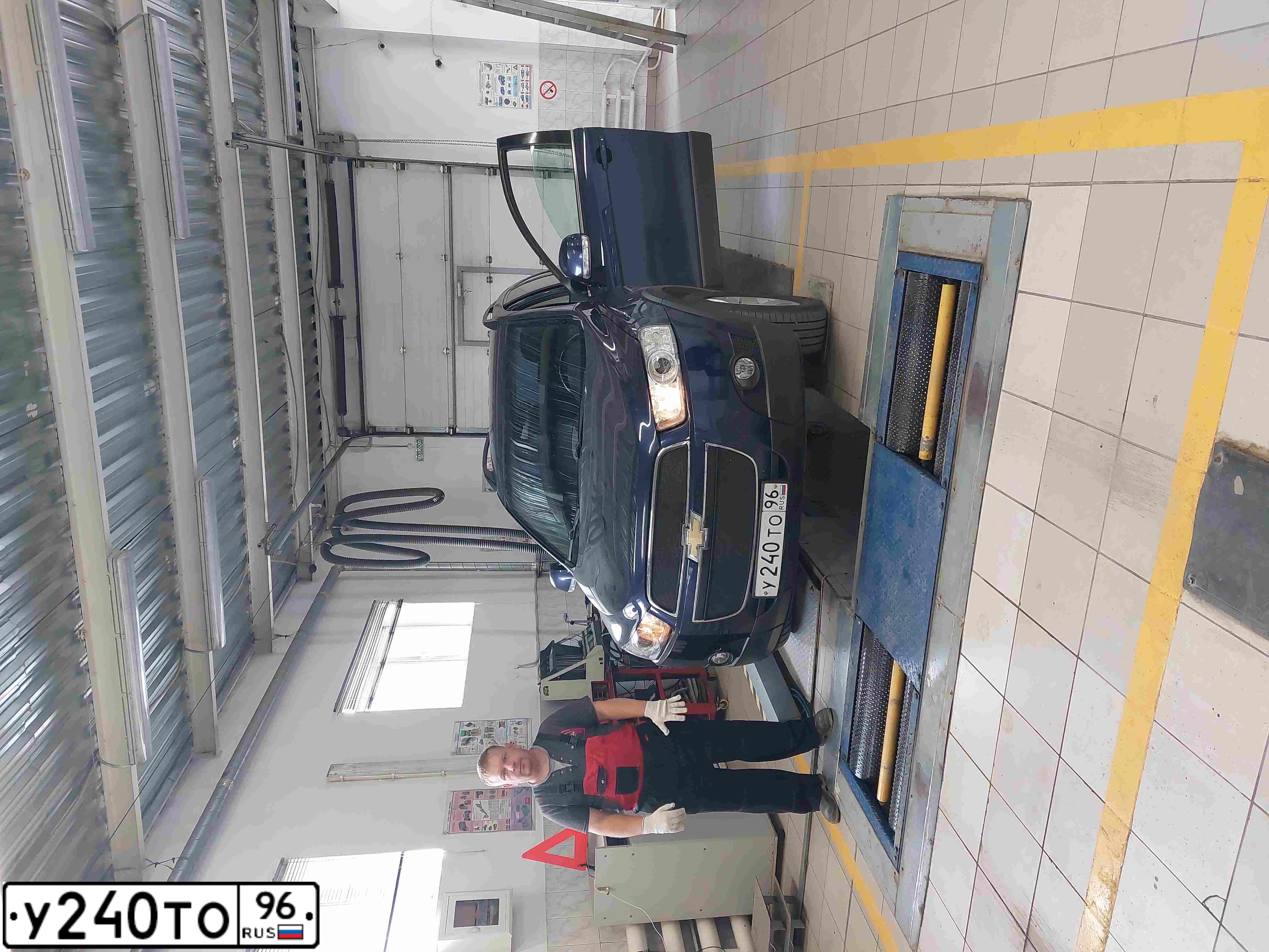Фото автомобиля CHEVROLET CAPTIVA, 2012 — госномер У240ТО96