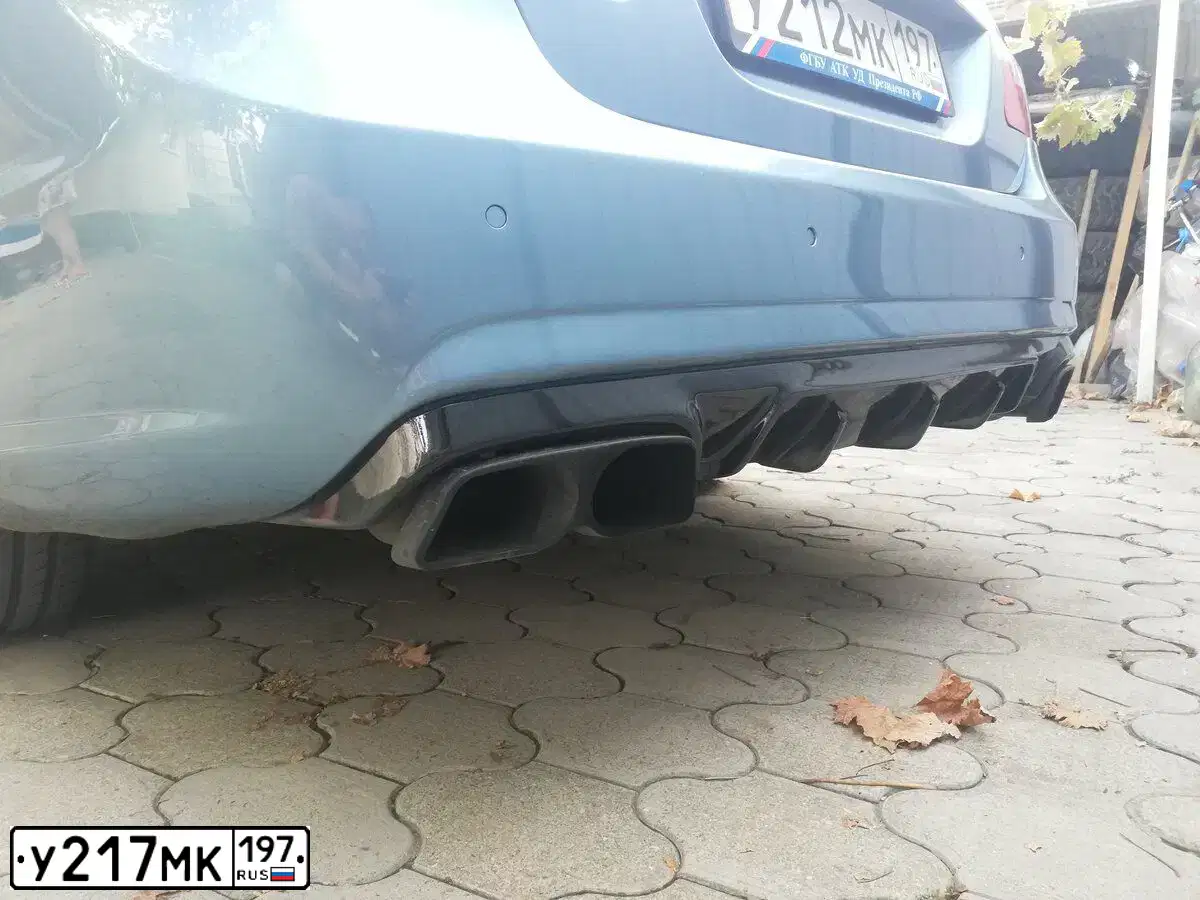 Фото автомобиля OPEL CORSA, 2011 — госномер Т995ЕН790. Цвет: Красный
