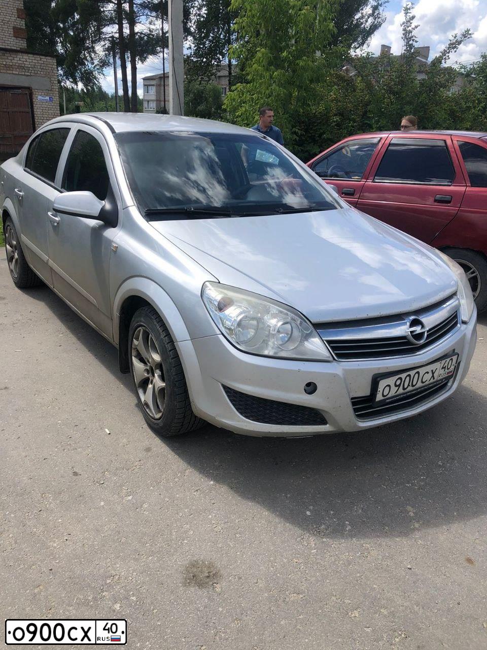 Фото автомобиля OPEL ASTRA, 2008 — госномер Р426НУ40. Цвет: СЕРЕБРИСТЫЙ