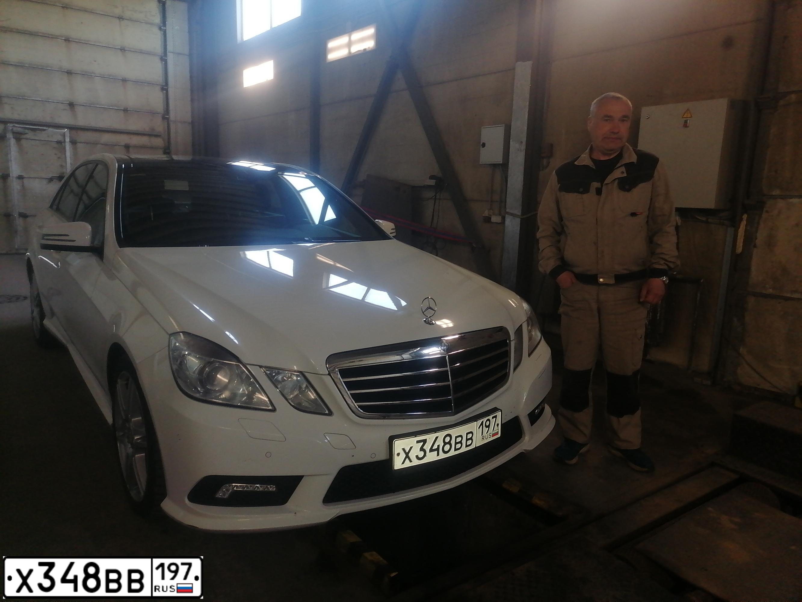 Фото автомобиля MERCEDES E-KLASSE, 2010 — госномер А536ТН69. Цвет: Белый
