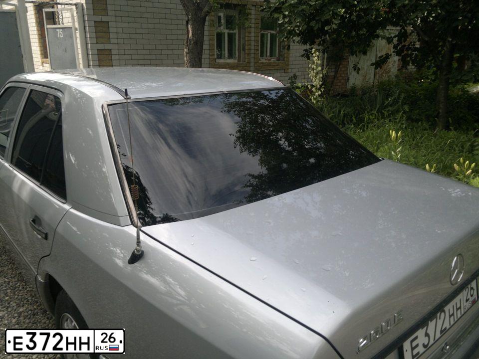 Фото автомобиля MERCEDES E-KLASSE, 1992 — госномер Н801НА76. Цвет: Серый