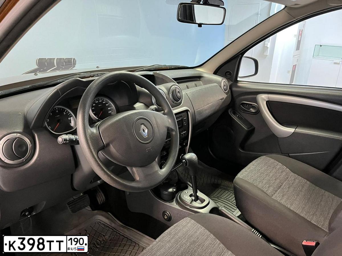 Фото автомобиля RENAULT DUSTER, 2012 — госномер М588УУ82. Цвет: Коричневый