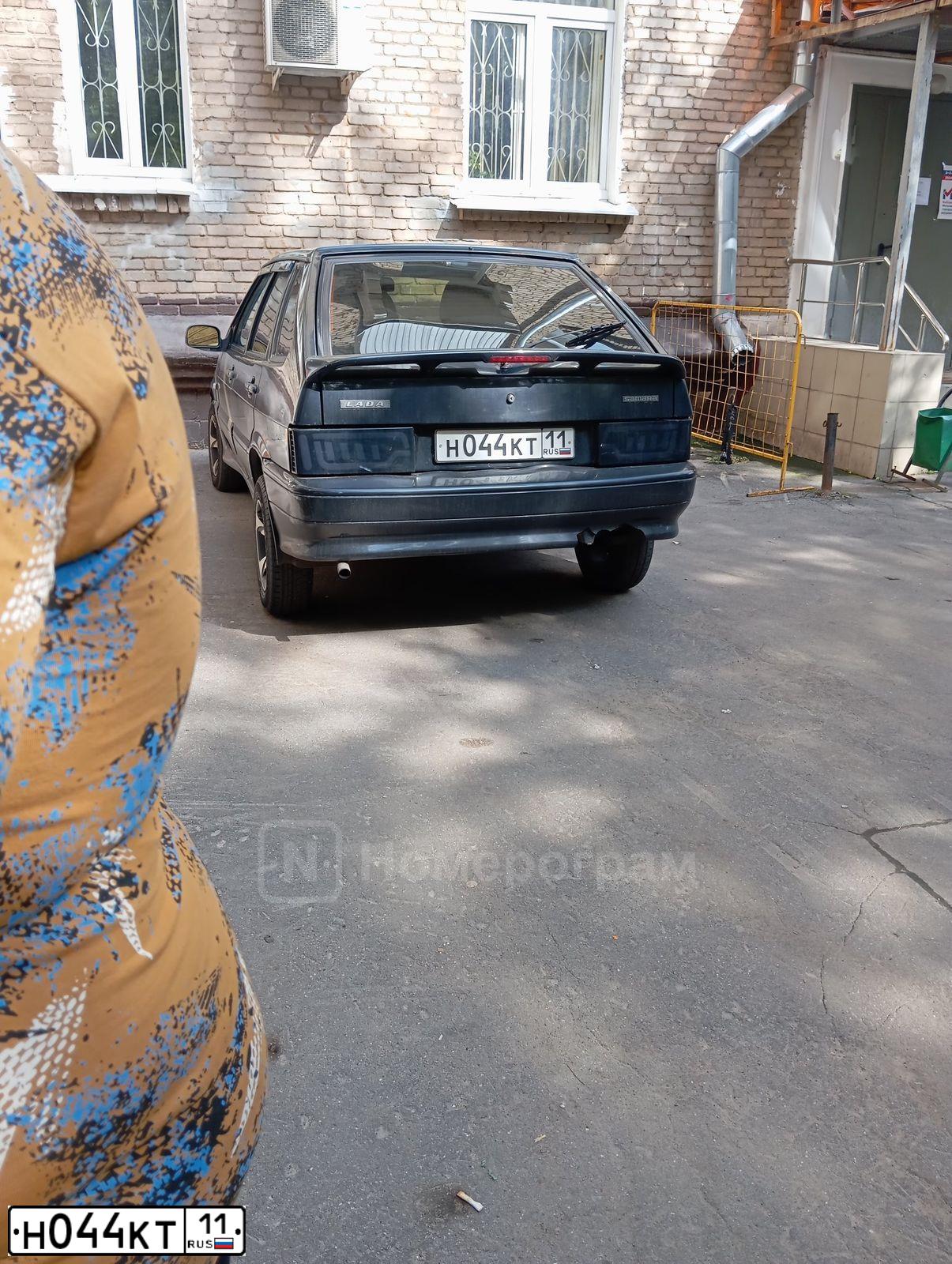 Фото автомобиля LADA 2114 SAMARA, 2006 — госномер Н044КТ11. Цвет: ГРАФИТОВЫЙ МЕТАЛЛИК