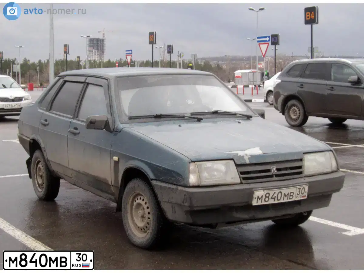 Фото автомобиля LADA 2109 SAMARA, 2000 — госномер Н385ХА199. Цвет: СЕРЕБРИСТО-ЗЕЛЕНЫЙ