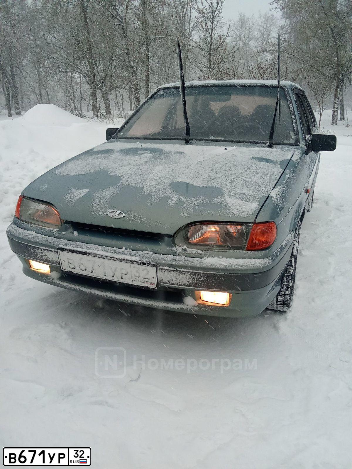 Фото автомобиля LADA 2115 SAMARA, 2004 — госномер В671УР32. Цвет: СЕРО-ЗОЛОТИСТЫЙ
