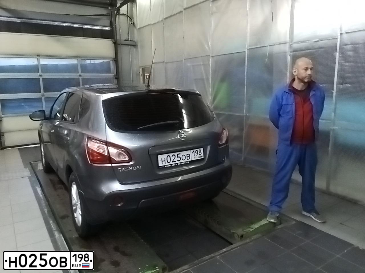 Фото автомобиля NISSAN QASHQAI, 2012 — госномер К850ЕО122. Цвет: СЕРЫЙ