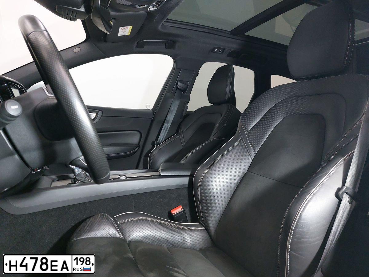 Фото автомобиля VOLVO XC60, 2018 — госномер Х447РР31