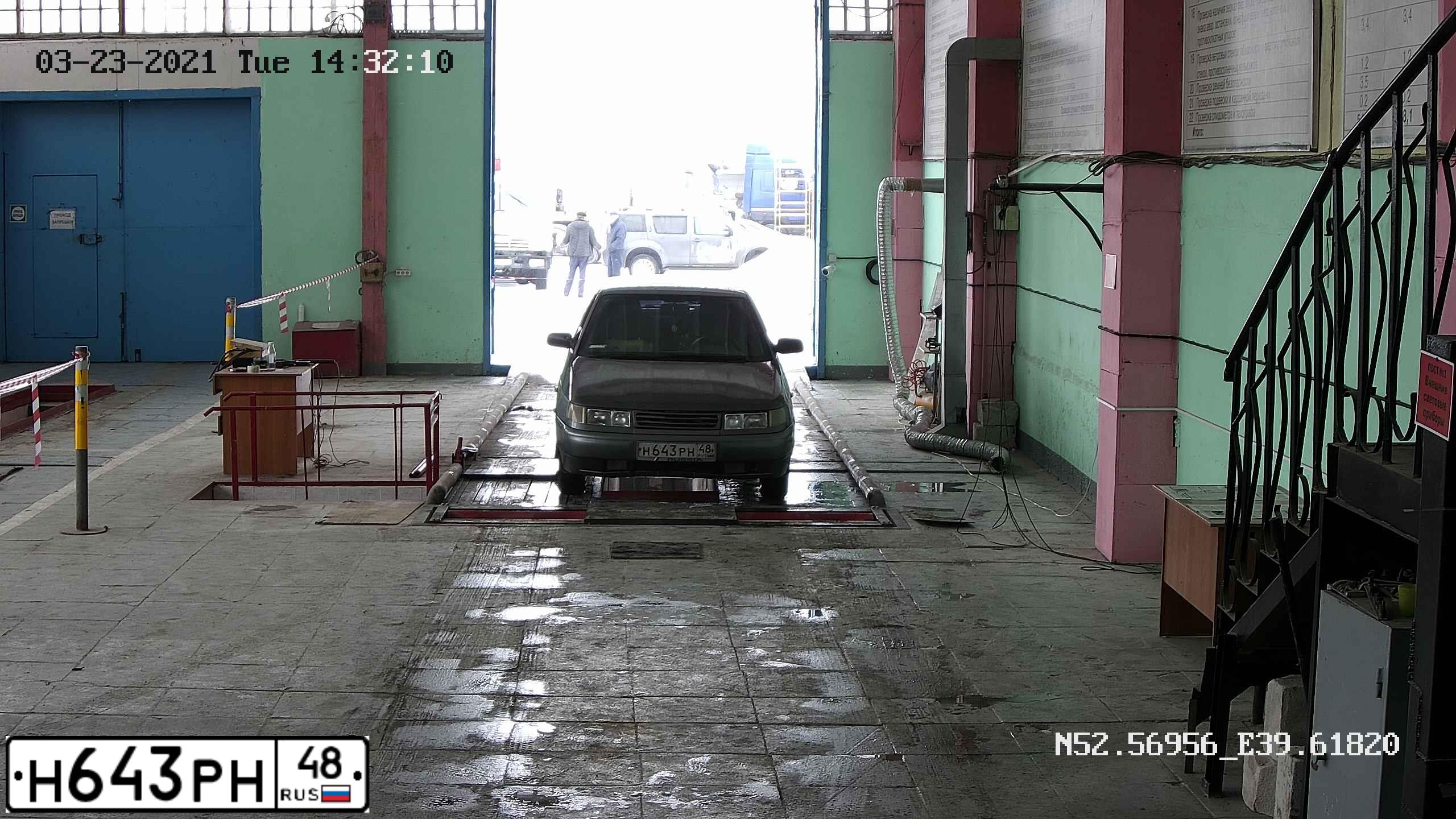 Фото автомобиля LADA 2112, 2006 — госномер Н643РН48. Цвет: СЕРО-ЗЕЛЕНЫЙ