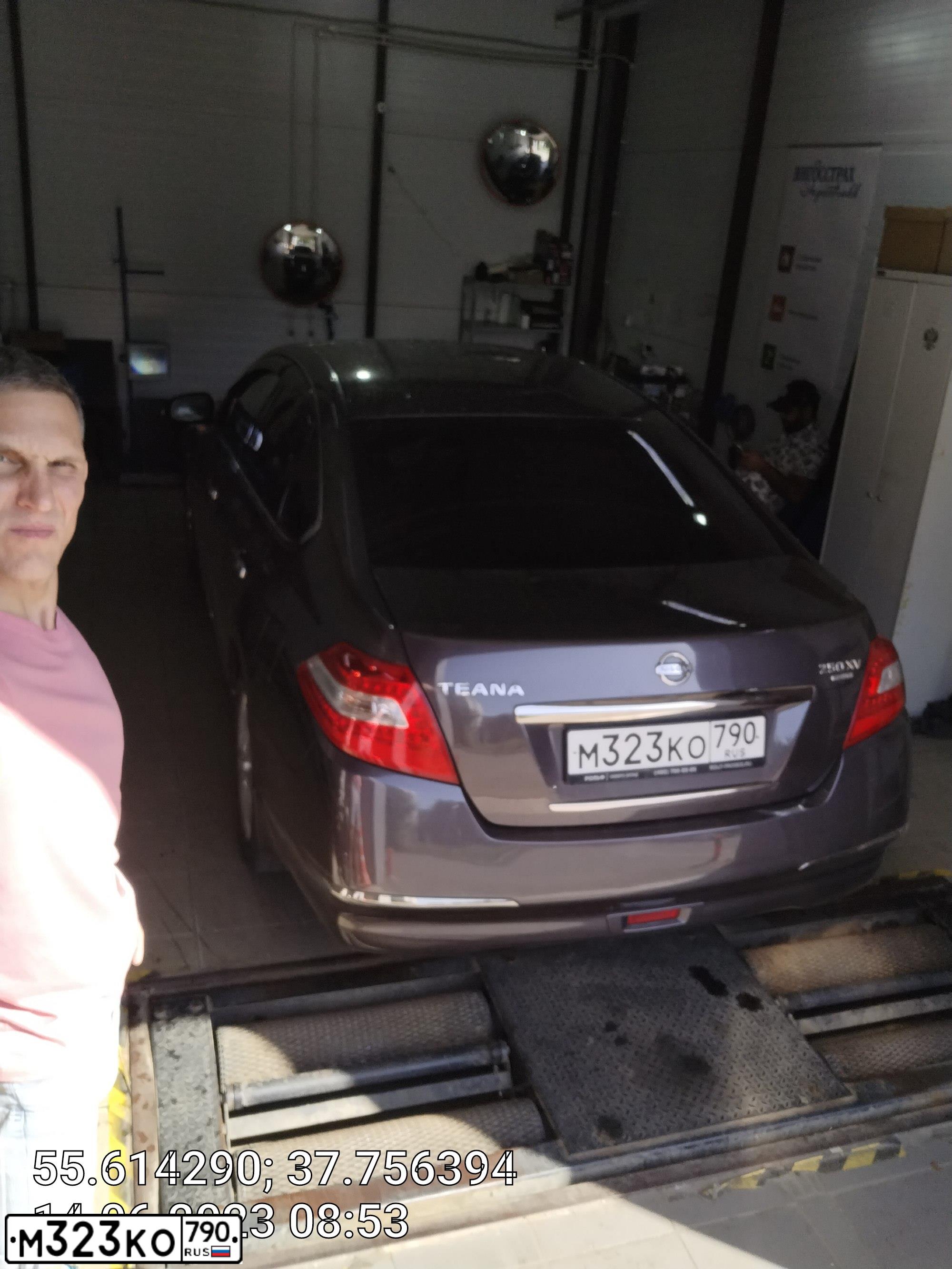 Фото автомобиля NISSAN TEANA, 2010 — госномер М804ХХ790. Цвет: СЕРО-СИРЕНЕВЫЙ