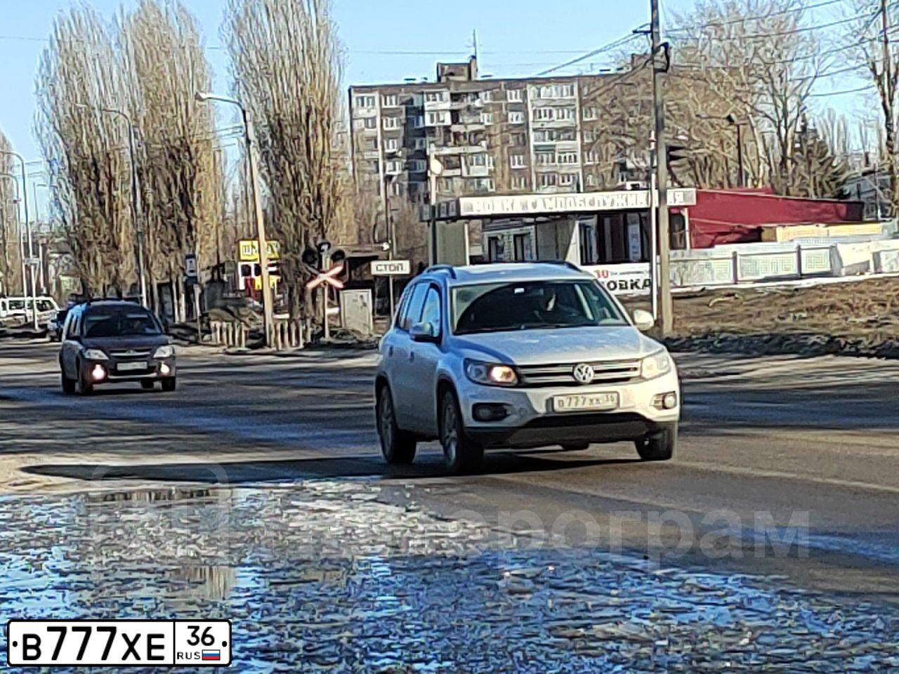 Фото автомобиля TOYOTA CAMRY, 2015 — госномер Н300ОА48. Цвет: Белый