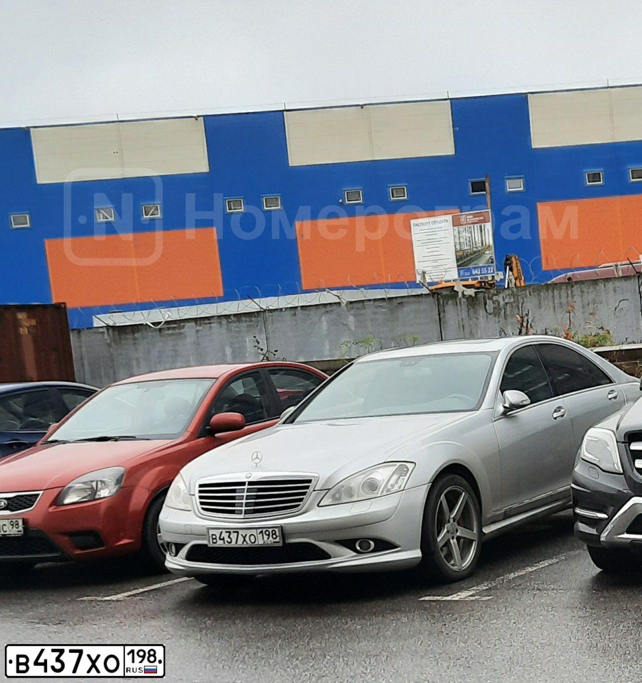 Фото автомобиля MERCEDES S-KLASSE, 2009 — госномер В878АМ77. Цвет: СЕРЫЙ