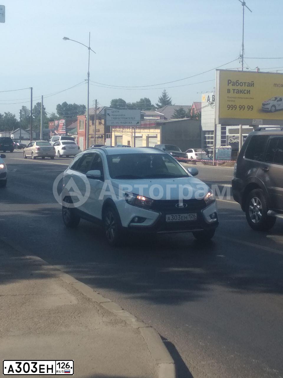 Фото автомобиля LADA XRAY, 2016 — госномер В017АМ09. Цвет: БЕЛЫЙ