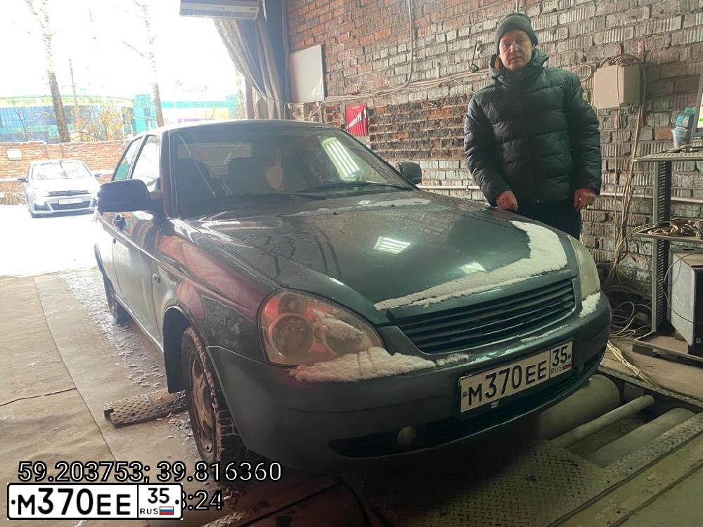 Фото автомобиля LADA 2170 PRIORA, 2008 — госномер М370ЕЕ35. Цвет: СЕРО-СИНЕ-ЗЕЛЕНЫЙ