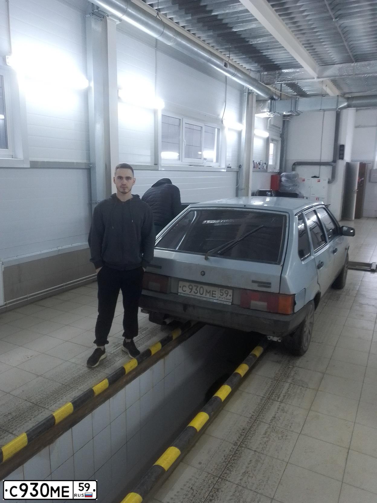 Фото автомобиля LADA 2109, 2005 — госномер С362АК159. Цвет: Серебристо-Желтый