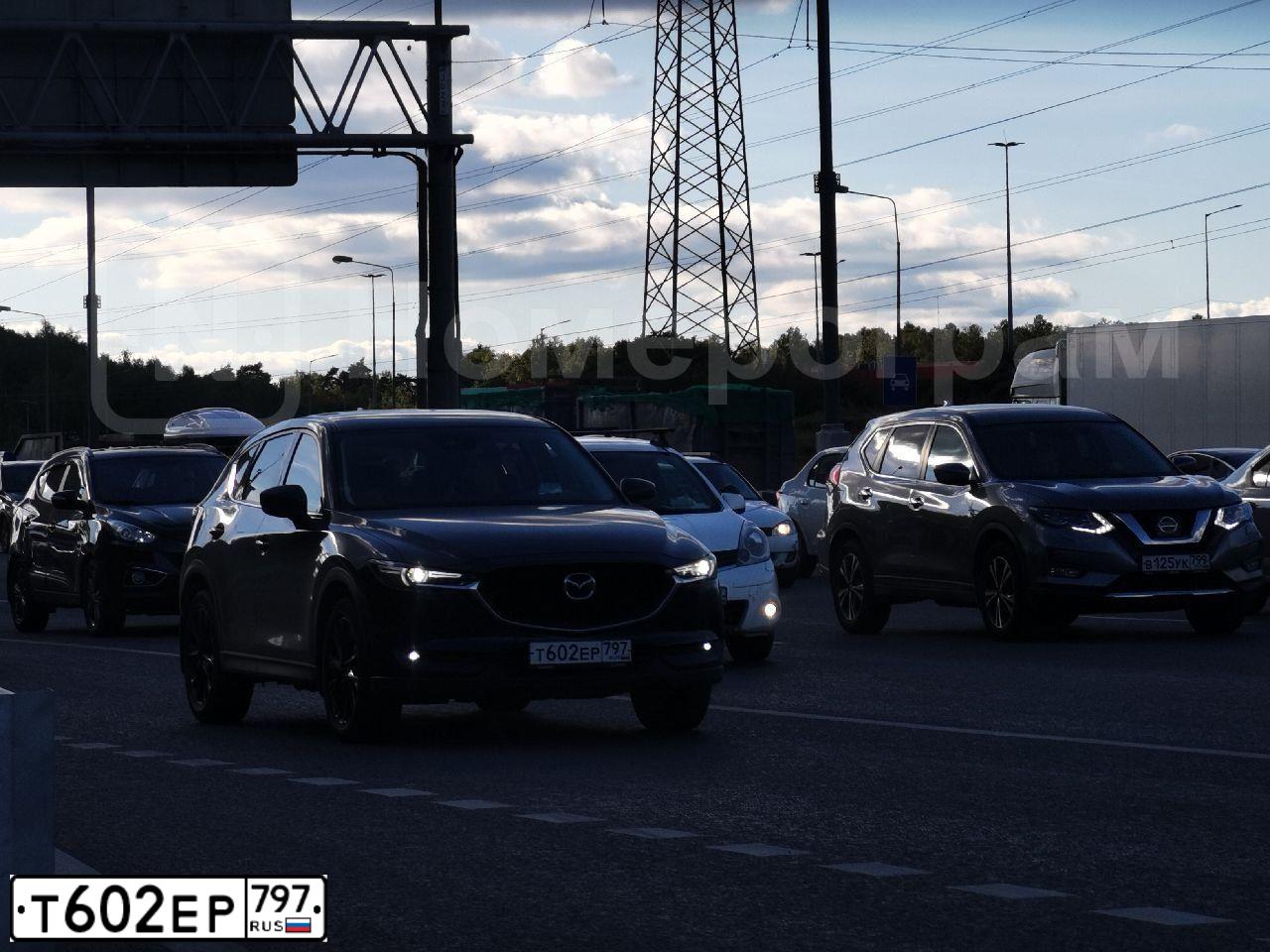 Фото автомобиля MAZDA CX-5, 2018 — госномер А700МУ799. Цвет: синий