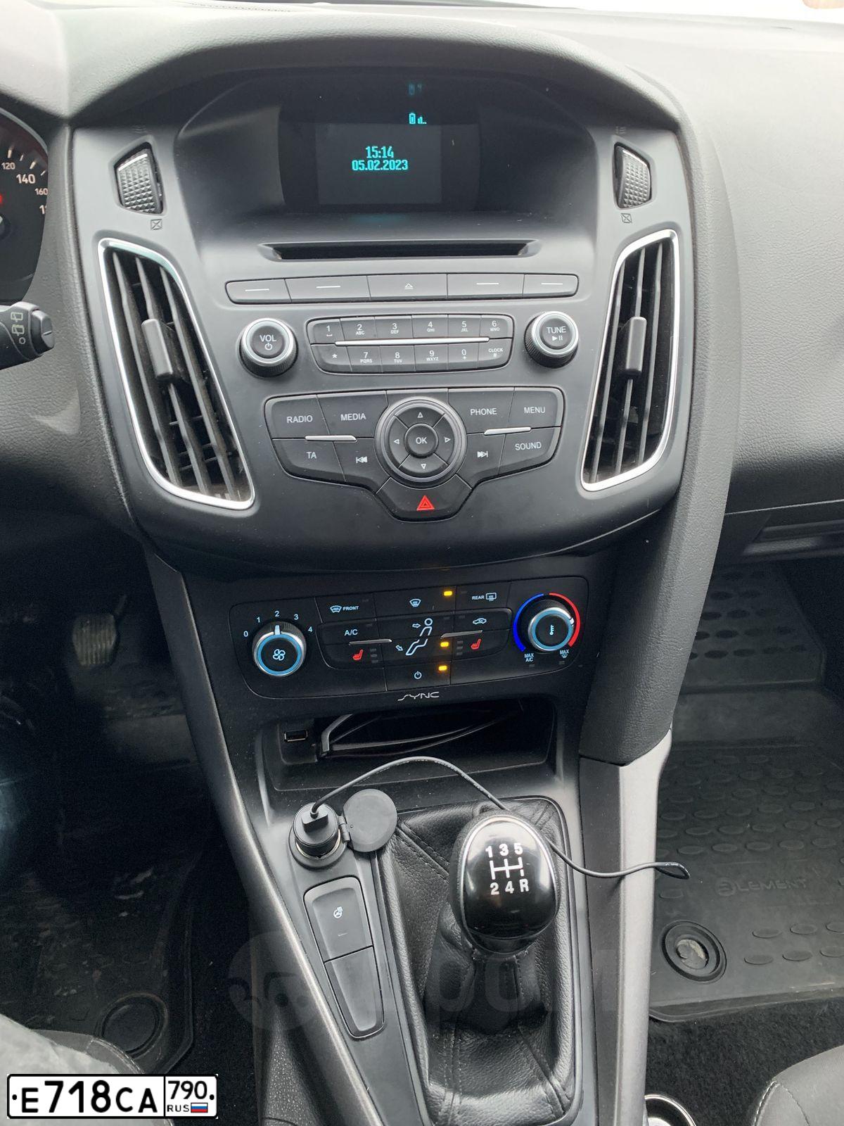 Фото автомобиля FORD FOCUS, 2018 — госномер С977ВУ40. Цвет: Белый