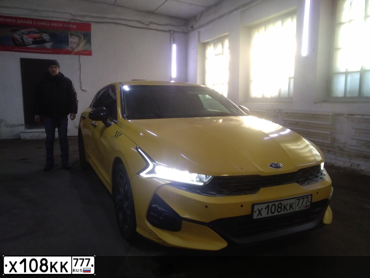 Фото автомобиля TOYOTA CAMRY, 2014 — госномер Х764СХ799. Цвет: СЕРЫЙ МЕТАЛЛИК