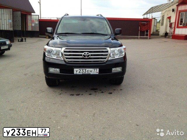 Фото автомобиля TOYOTA LAND CRUISER 200, 2010 — госномер В770КЕ06. Цвет: ЧЕРНЫЙ