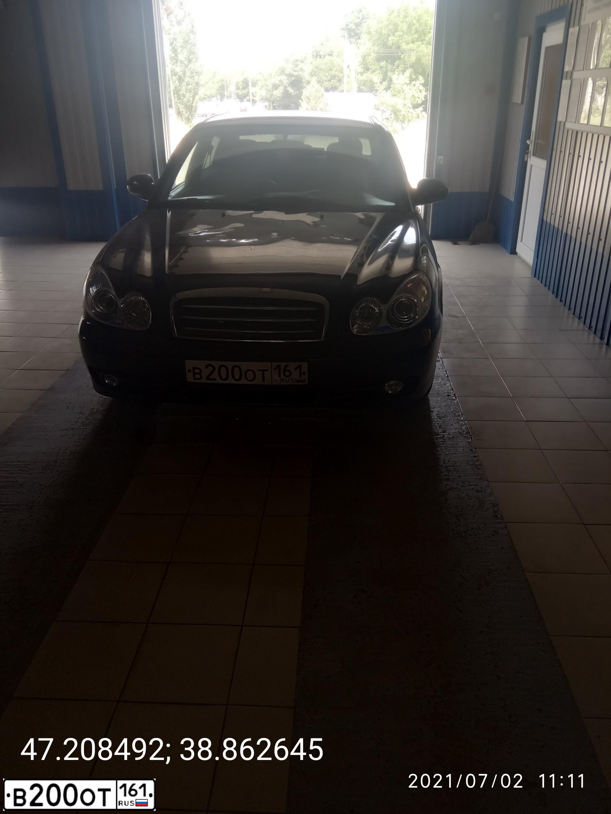 Фото автомобиля HYUNDAI SONATA, 2009 — госномер Т098КК761. Цвет: ЧЕРНЫЙ