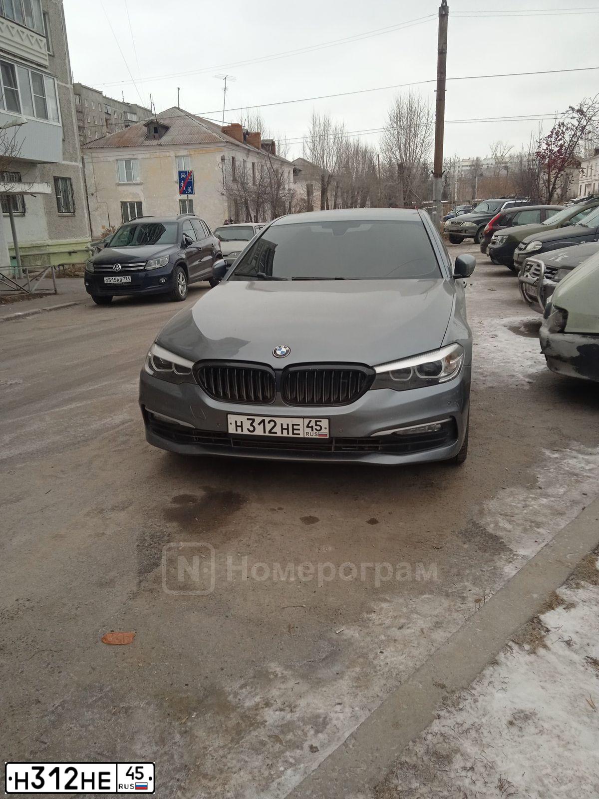 Фото автомобиля BMW SERIE 5, 2018 — госномер Н312НЕ45. Цвет: СЕРЫЙ