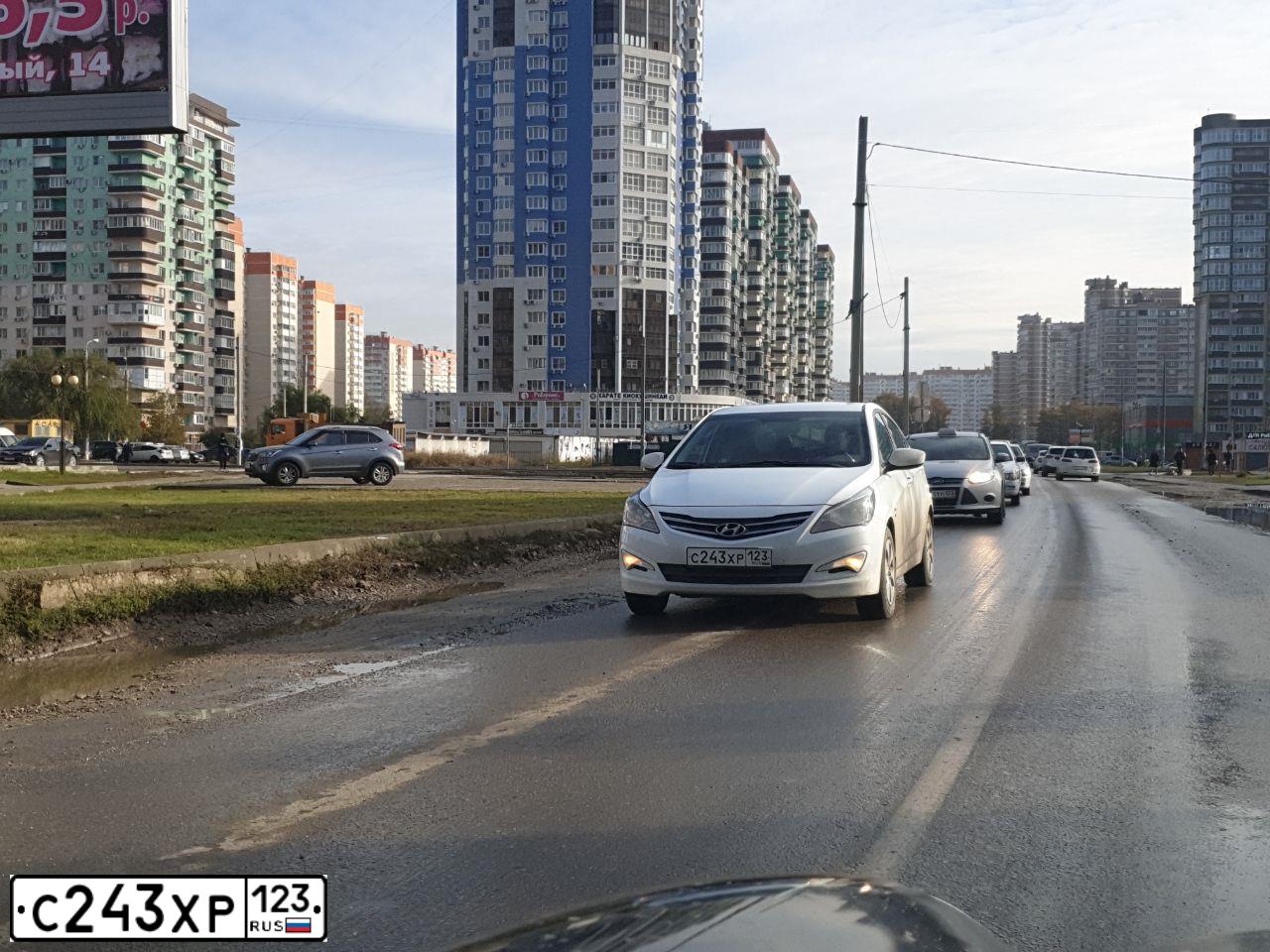 Фото автомобиля HYUNDAI SOLARIS, 2015 — госномер А438ТК126. Цвет: БЕЛЫЙ