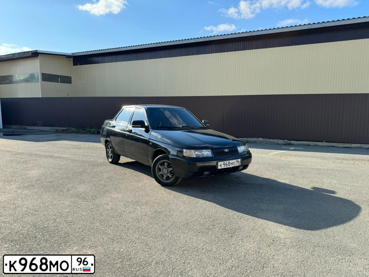 Фото автомобиля LADA 2110 LADA, 2002 — госномер Т632АА196. Цвет: ЧЕРНЫЙ