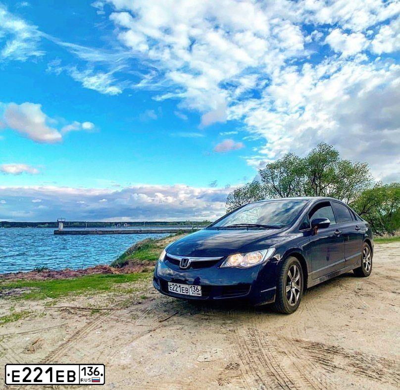 Фото автомобиля HONDA CIVIC, 2008 — госномер Е221ЕВ136. Цвет: ТЕМНО-СИНИЙ