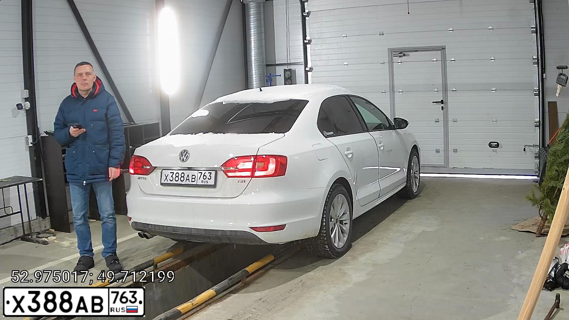 Фото автомобиля VOLKSWAGEN JETTA, 2014 — госномер Х388АВ763. Цвет: Белый