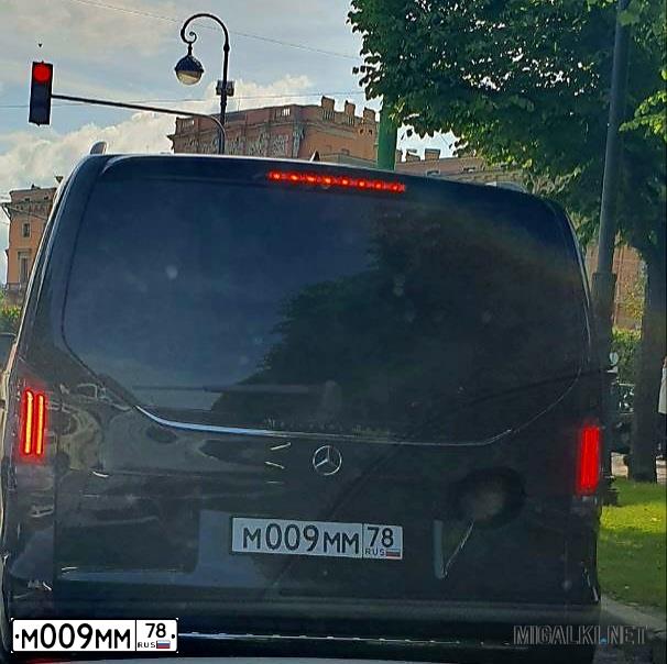 Фото автомобиля AUDI Q7, 2013 — госномер Т294ЕХ198. Цвет: ЧЕРНЫЙ