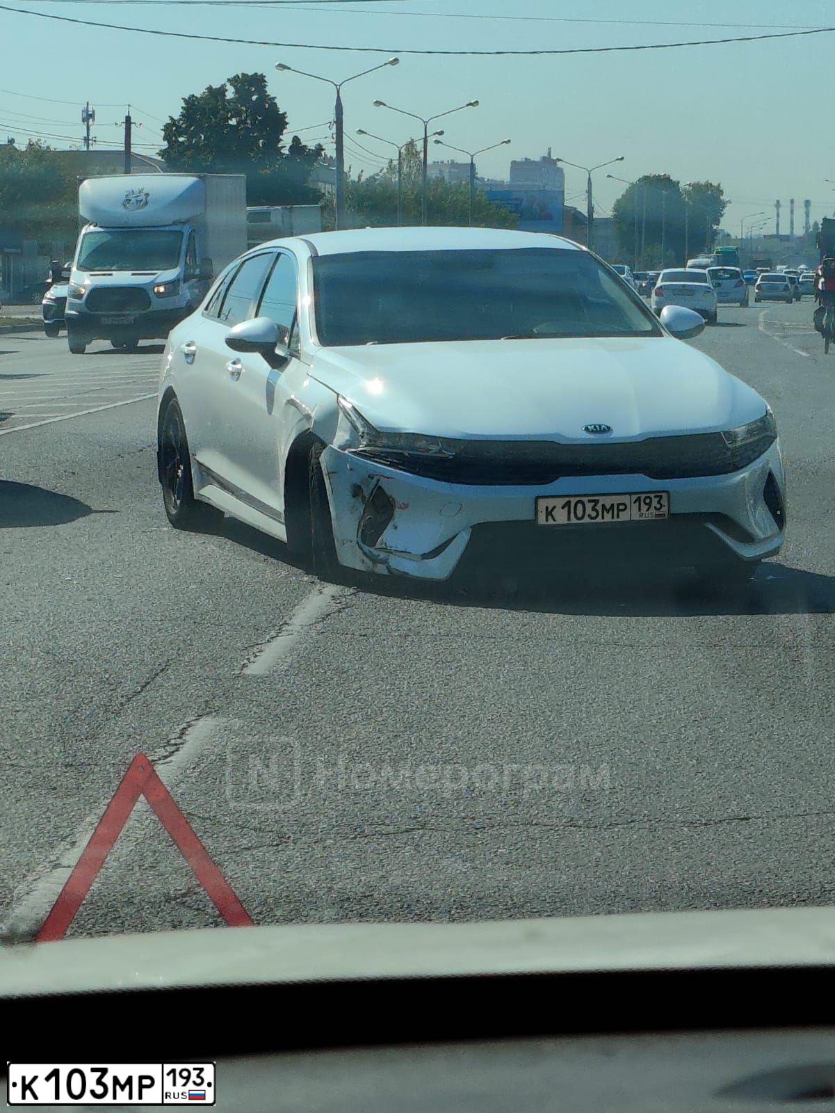 Фото автомобиля KIA K5, 2020 — госномер У199ВХ797. Цвет: Белый