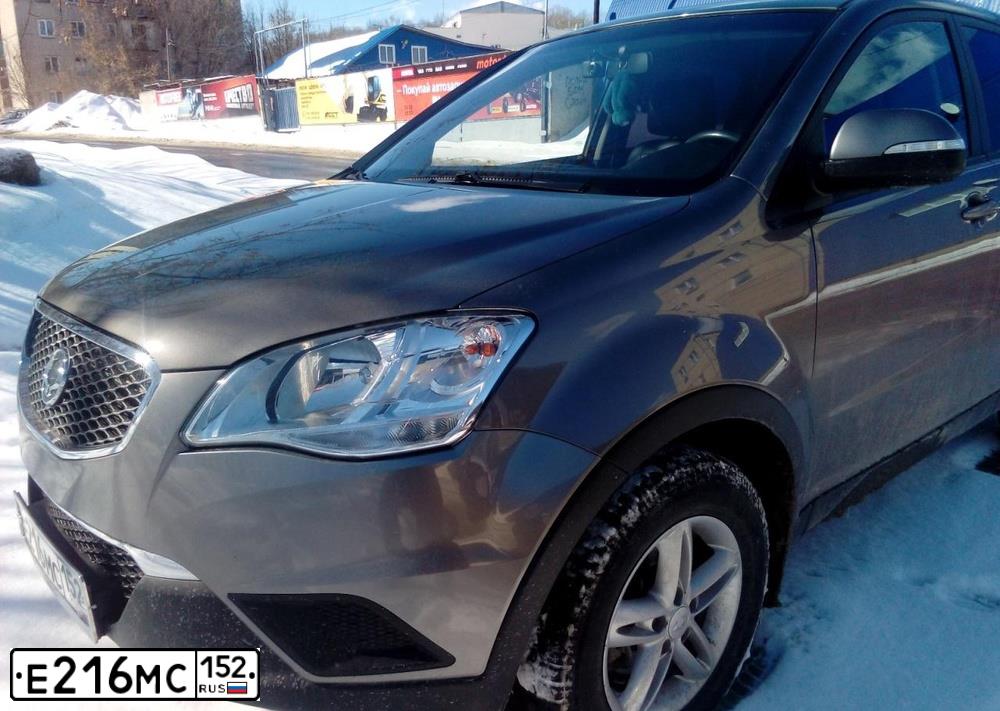 Фото автомобиля SSANGYONG ACTYON, 2011 — госномер Е216МС152. Цвет: ТЕМНО-СЕРЫЙ