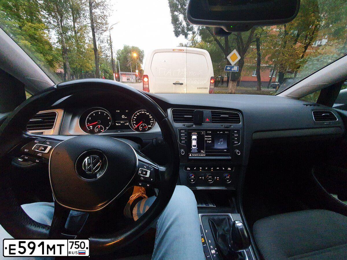 Фото автомобиля VOLKSWAGEN GOLF, 2013 — госномер Е591МТ750. Цвет: СЕРЫЙ