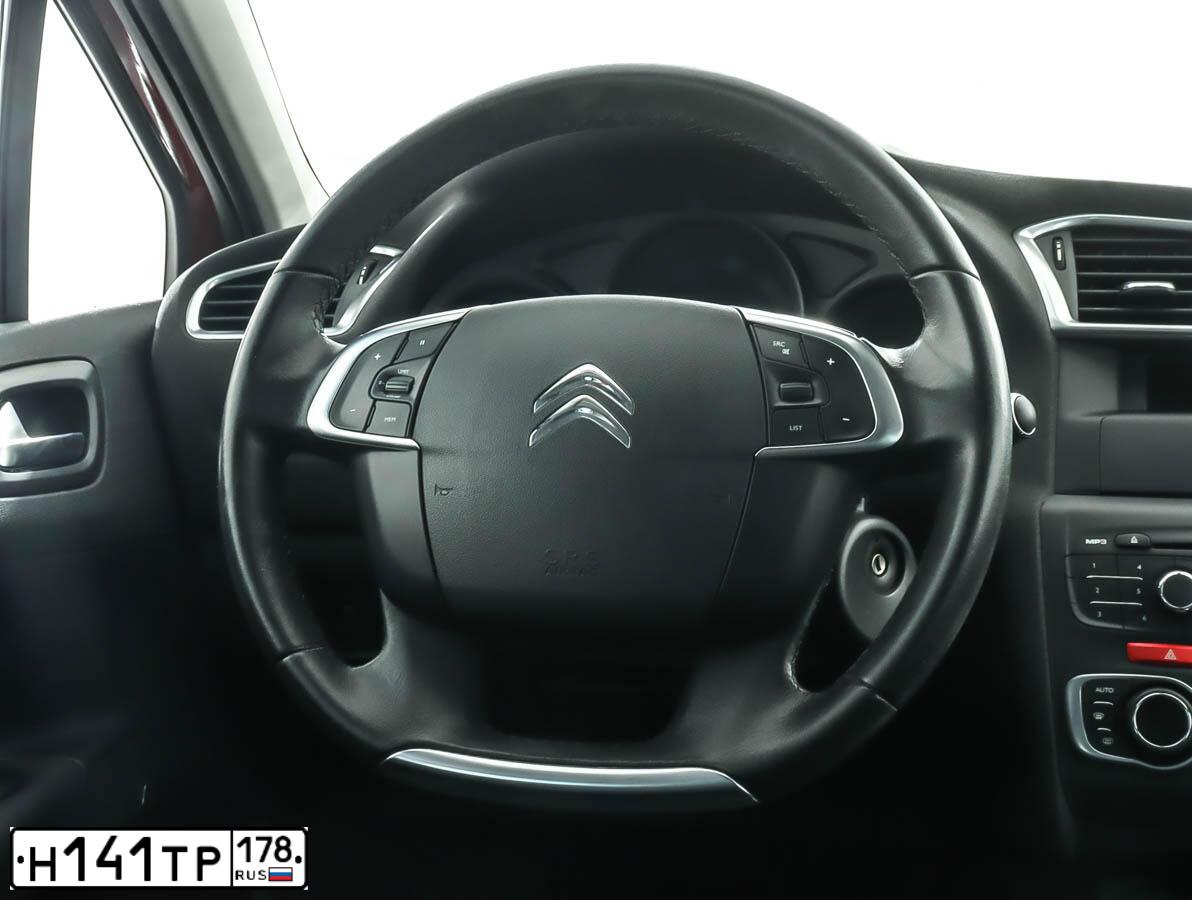 Фото автомобиля CITROEN C4, 2012 — госномер Е348АХ147. Цвет: Красный