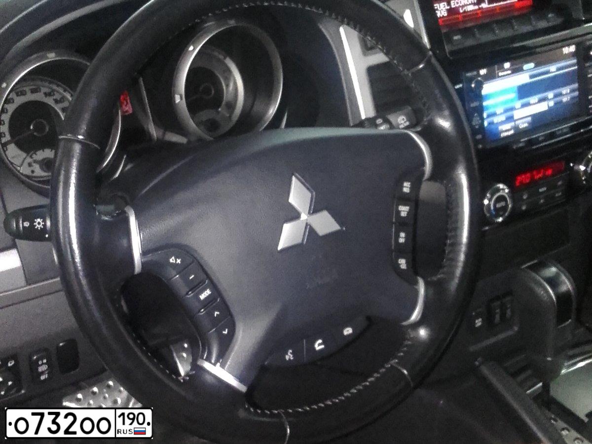 Фото автомобиля TOYOTA CAMRY, 2013 — госномер О730ОО190. Цвет: СЕРЫЙ СВЕТЛЫЙ
