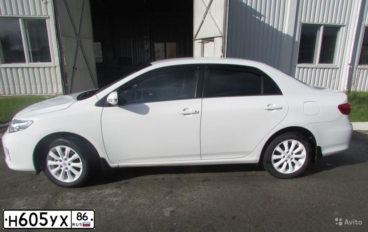 Фото автомобиля TOYOTA COROLLA, 2011 — госномер Е059АР196. Цвет: БЕЛЫЙ