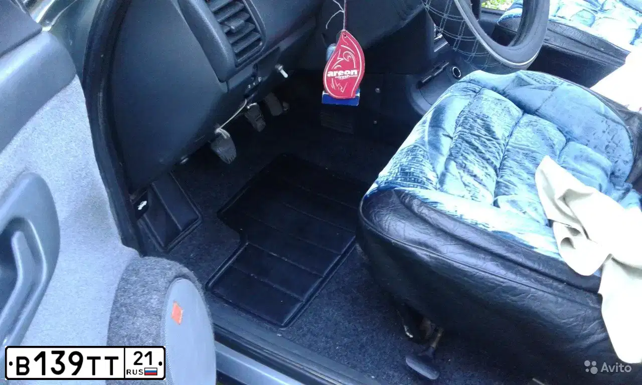 Фото автомобиля ЛАДА 211440 LADA SAMARA, 2010 — госномер М183ТТ21. Цвет: СИНЕ-ЧЕРНЫЙ
