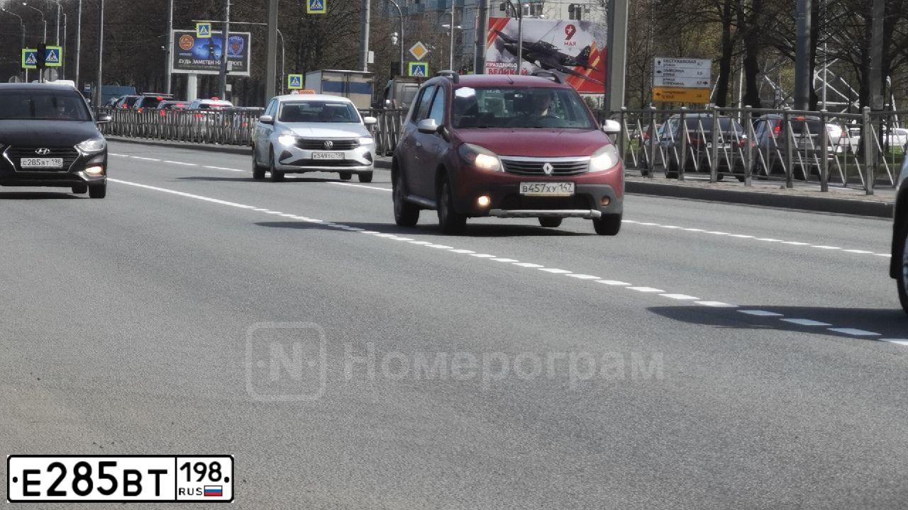 Фото автомобиля MERCEDES M-KLASSE, 2013 — госномер О893МР98. Цвет: ЧЕРНЫЙ