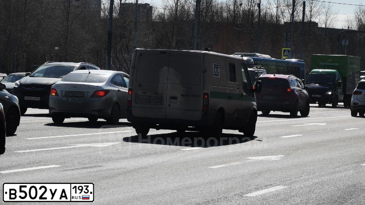 Фото автомобиля DAEWOO ESPERO, 1999 — госномер В502УА193. Цвет: Красный
