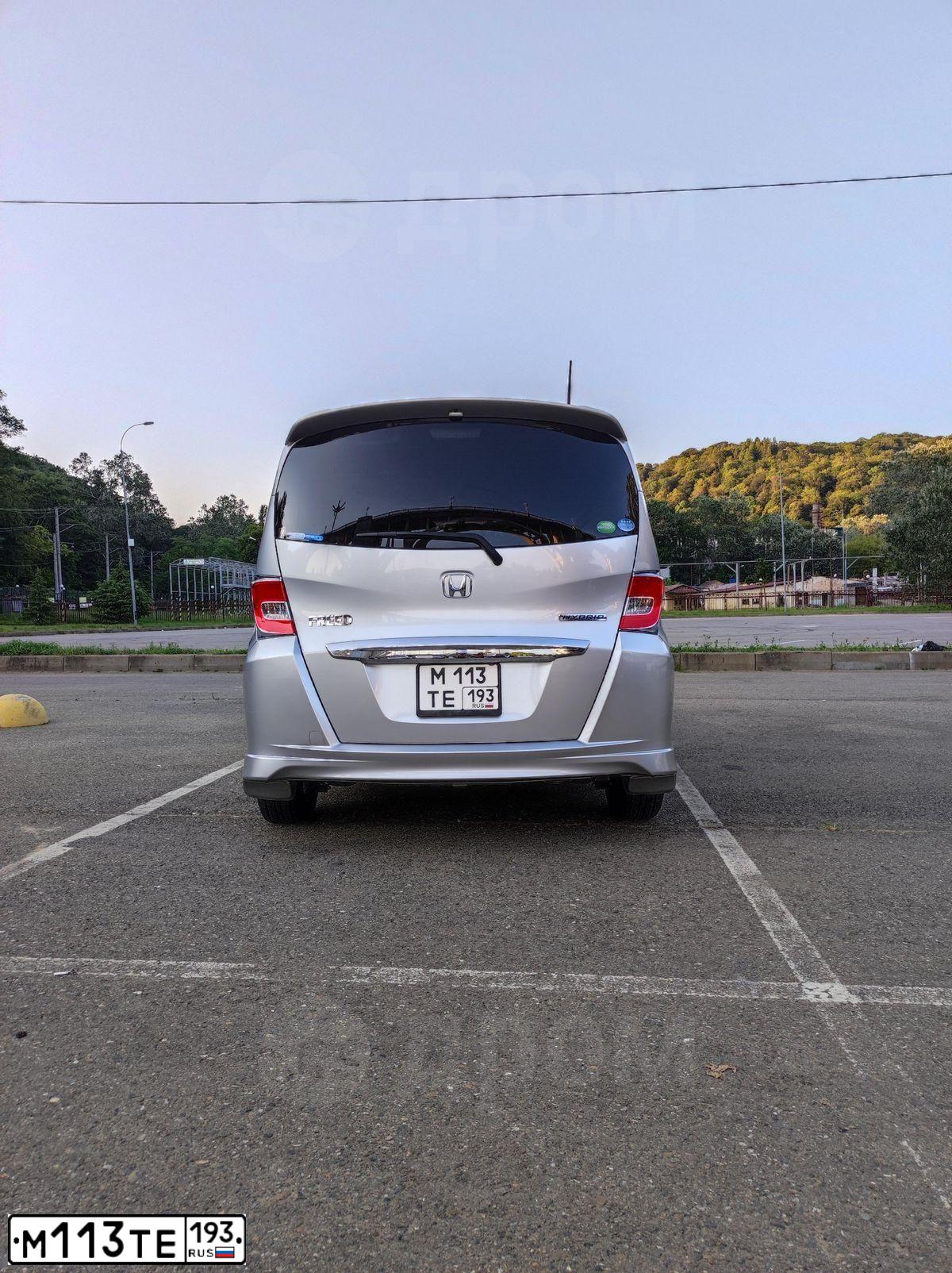 Фото автомобиля HONDA FREED HYBRID HONDA FREED HYBRID, 2014 — госномер М113ТЕ193. Цвет: Серый
