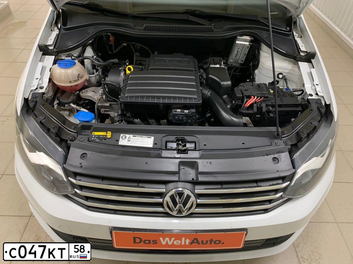 Фото автомобиля VOLKSWAGEN POLO, 2017 — госномер С047КТ58. Цвет: Белый