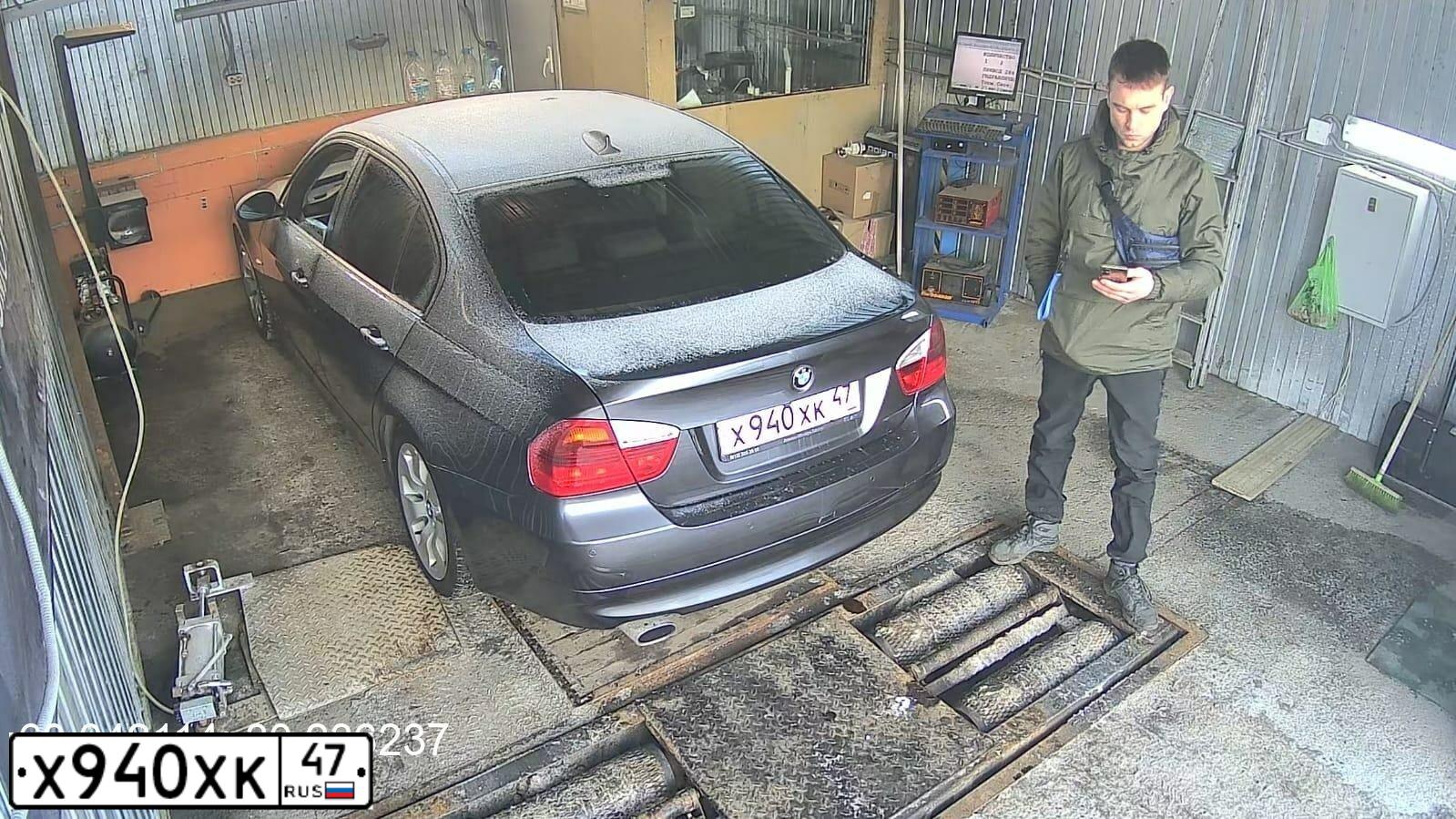 Фото автомобиля BMW SERIE 3, 2008 — госномер У153СМ60. Цвет: СЕРЫЙ